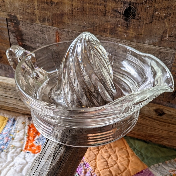 Vintage Heavy Glass Juicer - Picture 2 of 9